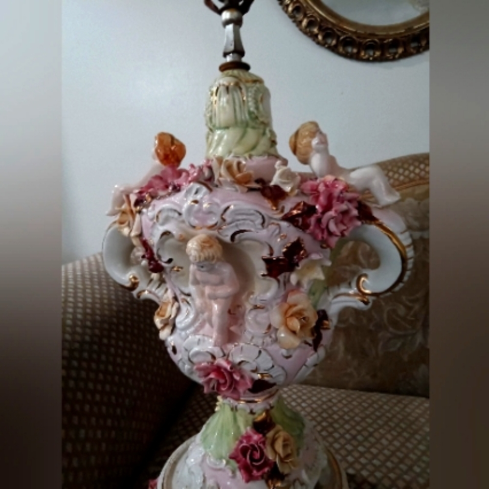 Vintage Capodimonte Porcelain Lamp